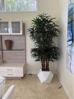 Decorative tree
