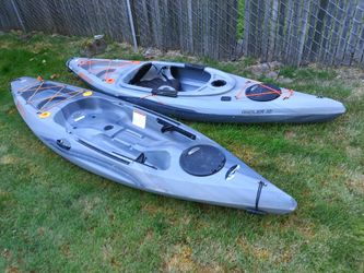 10ft Kayak with oars