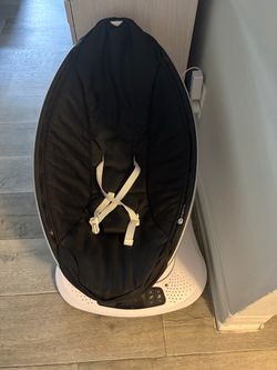 4 Moms baby swing