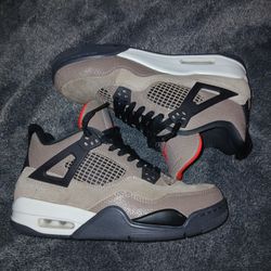 Jordan 4 Toupe