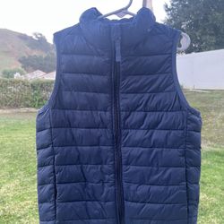 Amazon Essentials Boys Sz M (6/7) NAVY Lightweight Water-Resistant Packable Hooded Puffer Vest Sz M NAVY