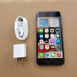 iPhone 8 - UNLOCKED - Like New 