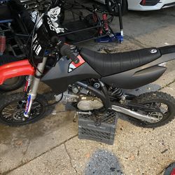 125cc Dirt Bike Basically Brand New 