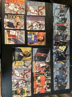 Lot of 43 Basketball Rookies Cards
