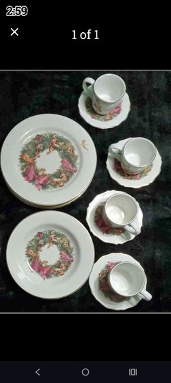 RARE Vintage Complete 20 Piece Set Disney Gold Rim Christmas Wreath Character China 