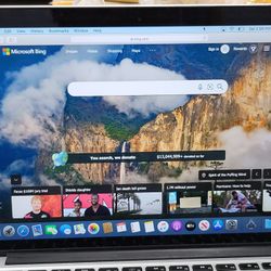 Apple MacBook  Pro  13 Inch Retina Intel i5 2015. 8GB 256GB. SSD. Thunderbolt  Bluetooth  USB