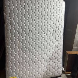 4 Full Beds With Box Springs And Boards 