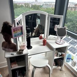 Pottery Barn Kid's Vanity 
