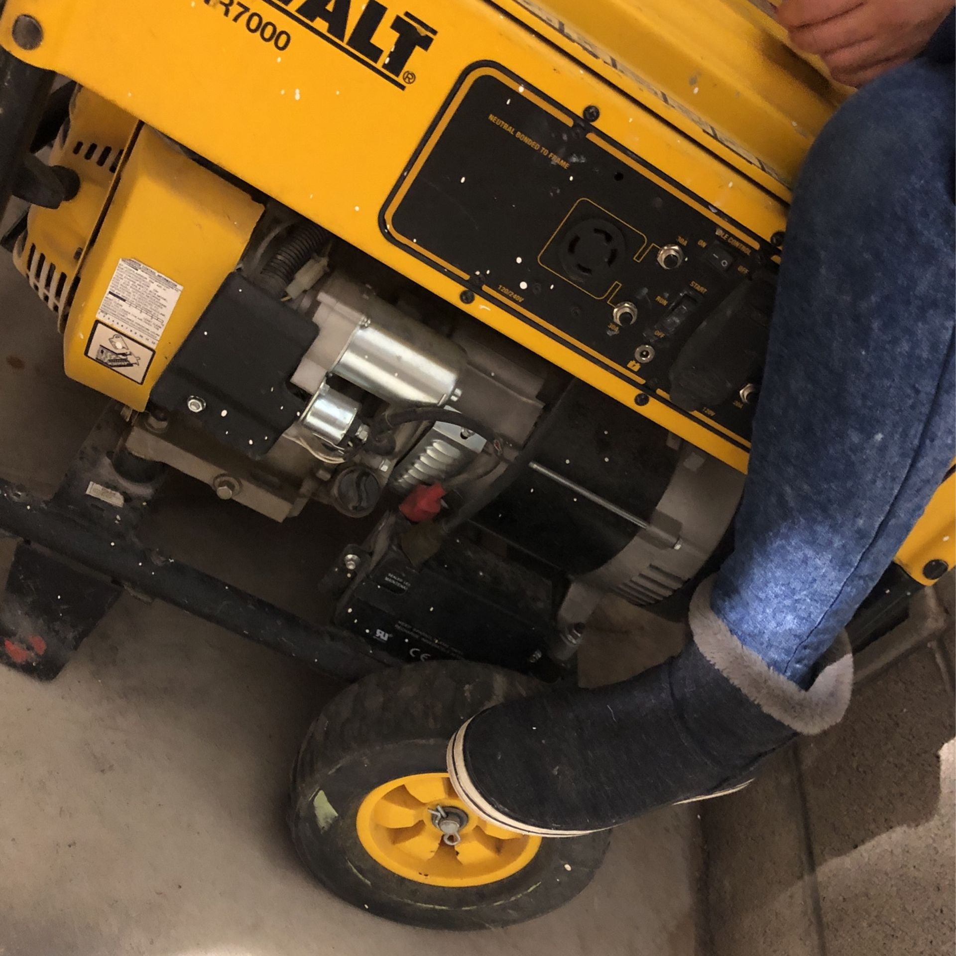 DeWalt Generator ,DXGNR7000 for Sale in Las Vegas, NV OfferUp
