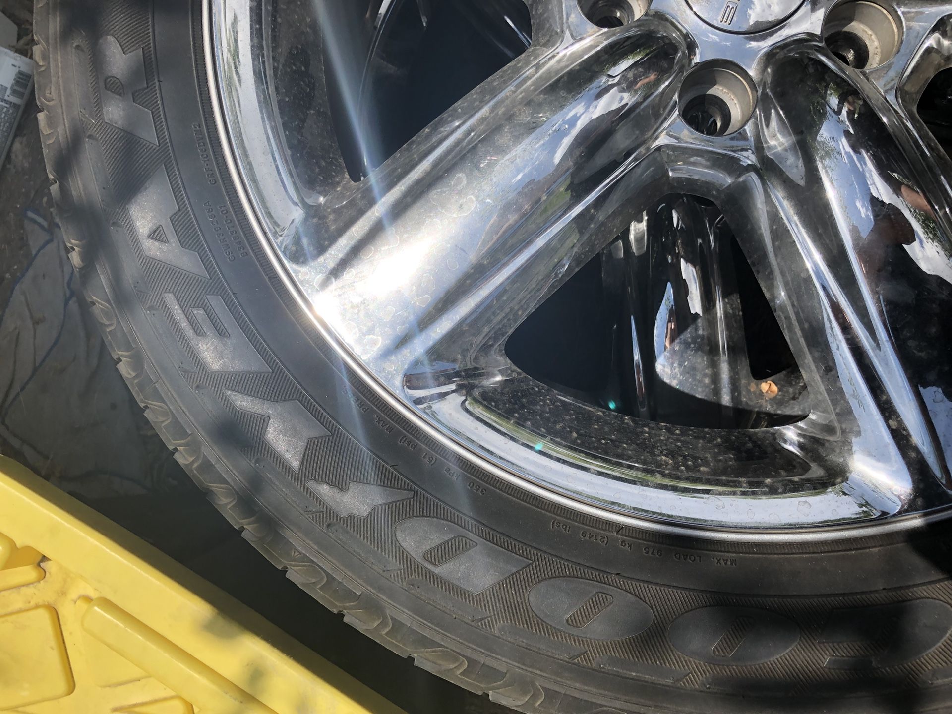 2 !!! 20 inch Dodge Durango wheels and tires 265/50/r20