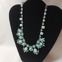 GORGEOUS KENT & KINGS GOLD, AQUA AND LIGHT JADE STONE AND GEMMED NECKLACE.