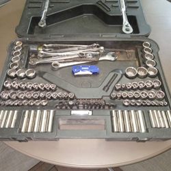 Craftsman Mechanic Tool Set With Case