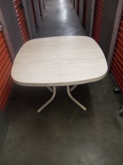 Nice Clean Light Color 41.5" Formica Table w/ 17.5" Leaf