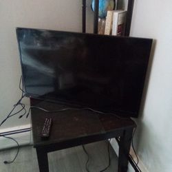 25$ TV With Remote 