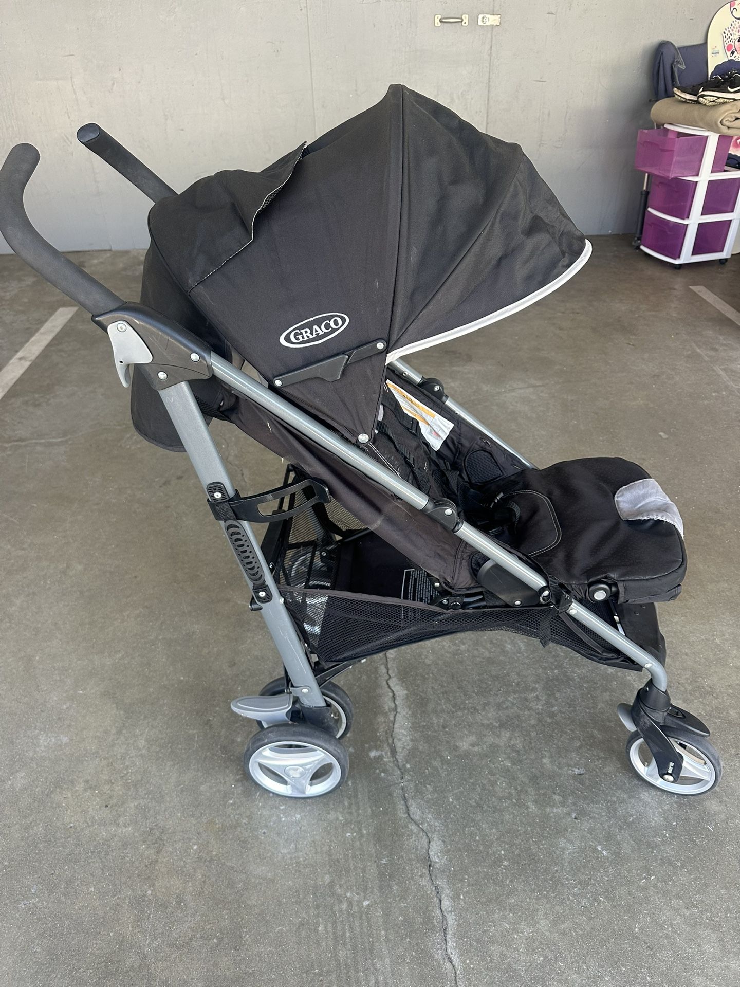 Graco Breaze lightweight Stroller