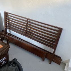 Queens Size Wooden Frame With Slats ~FREE ~ Today Only- East Elmhurst NY