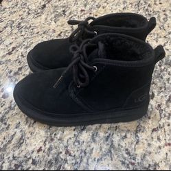  Boys Uggs Size 1