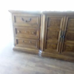 Italian Walnut Bedroom Furniture Set 