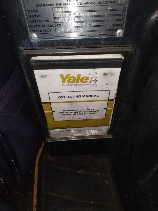 Yale  Electric Pallet Jack