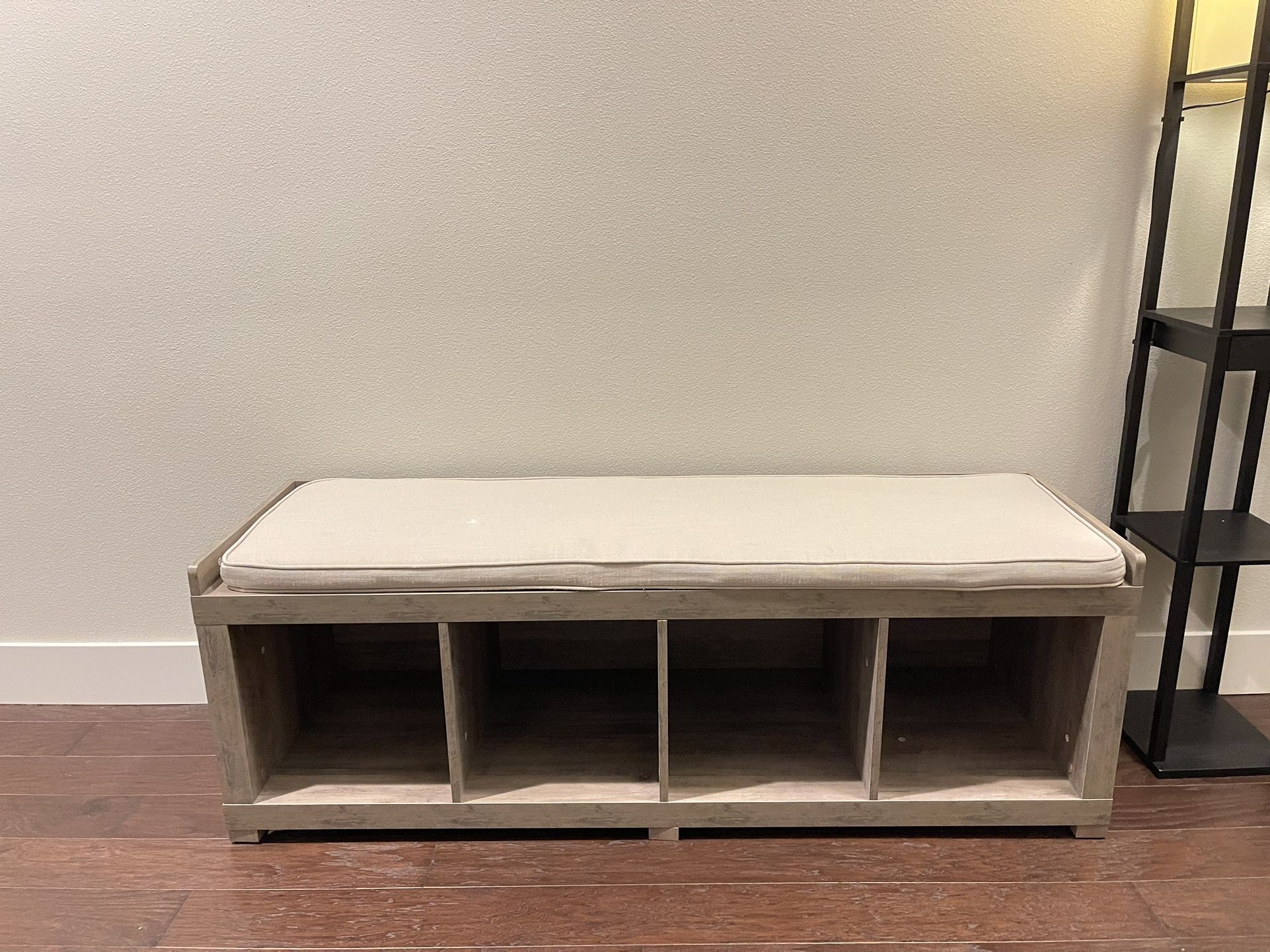 Entryway Beach With Shoe Storage