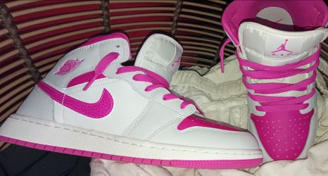 Jordan  air 1 mid rise size 7 youth