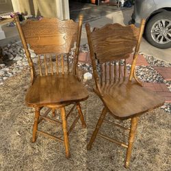 2 VINTAGE SOLID Oak WOOD BAR STOOLS