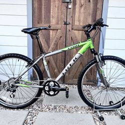 Beautiful Trek 3700 Mountain Bike