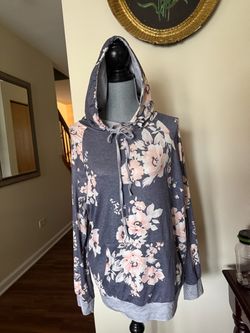 size large Gray Floral Pullover Hoodie size large