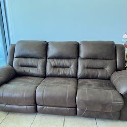 Recliner Couch Ashley Furniture 