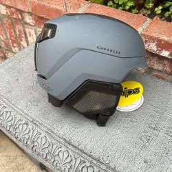 Oakley Sports Helmet