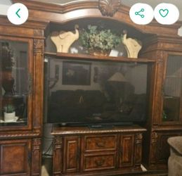 Mueble Para Televisión Sease Más Grande O Chico Según Sea La Televisión Y Tiene Luz
