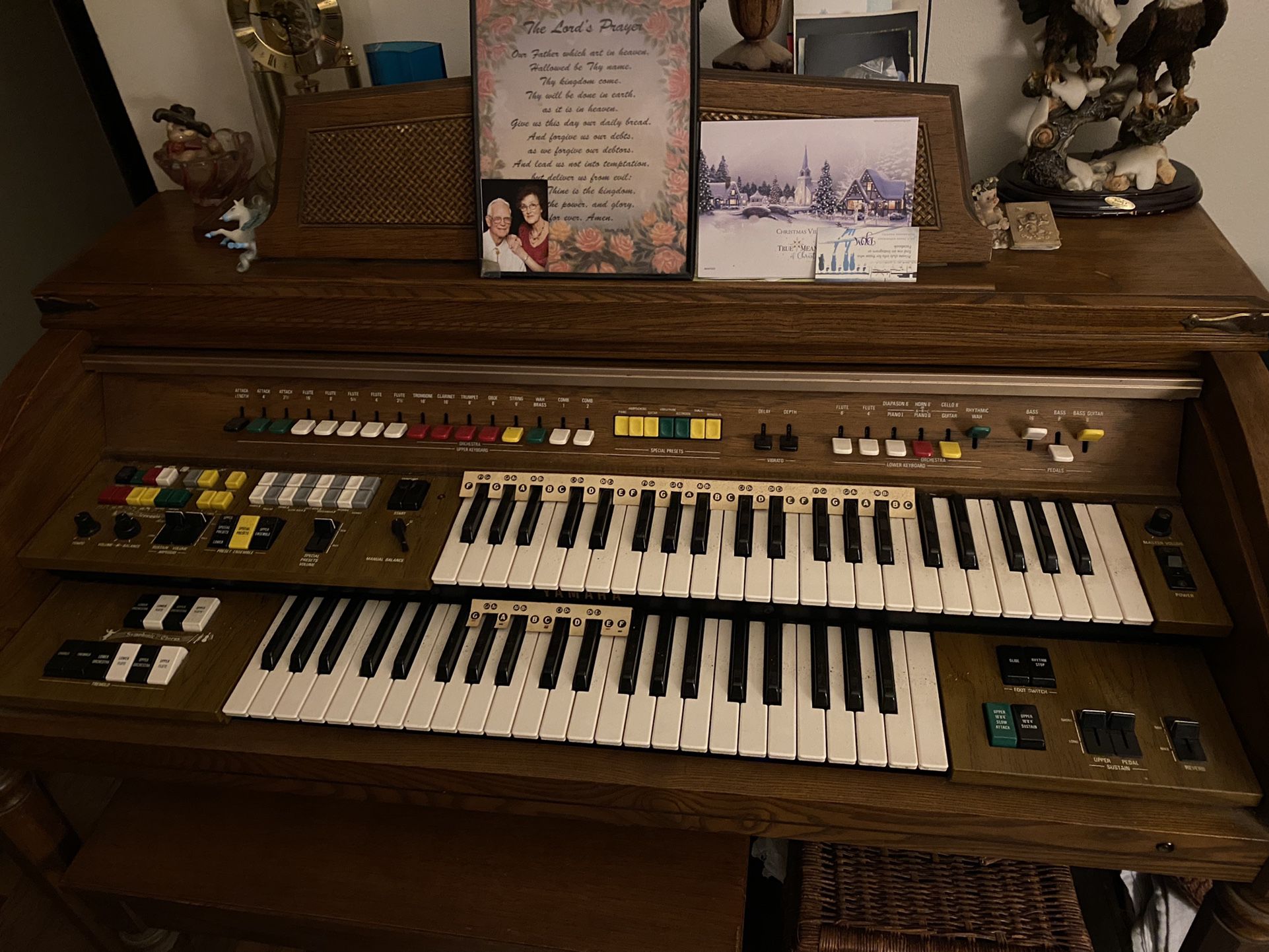 Organ /piano  Every Pedal Key  Button And Switches All Work 
