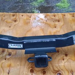Tow Hitch For 89 Nissan Quest. May Fit  Other Vehicles. Located In PORT ORCHARD W, 98366
