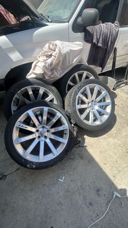 Srt8 oem Chrysler rims