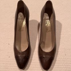 Salvatore Ferragamo 8 1/2 Brown Leather Heels