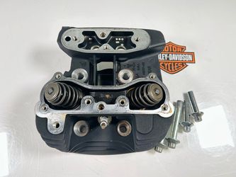 04-06 Harley Davidson Sportster XL1200 REAR Cylinder Head OEM 18.106mi.OBO. SM9KNT0663