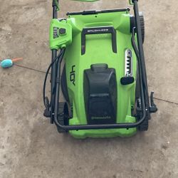 Green works 40v Lawn Mower Not Tested