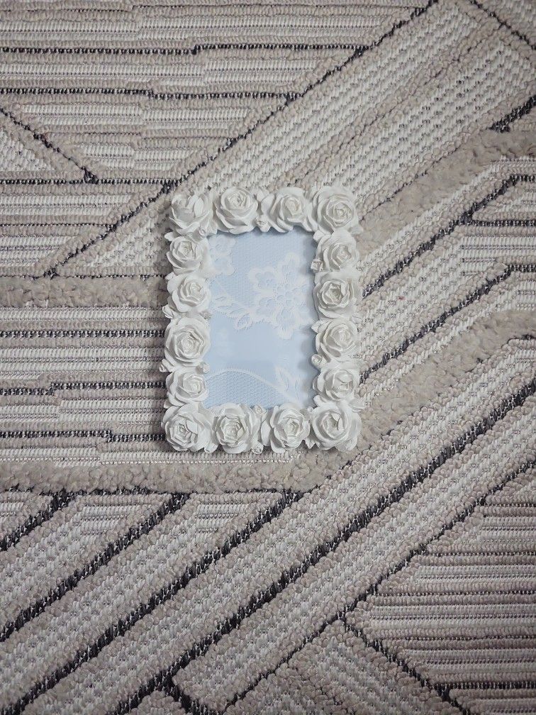 Rose Border Photo Frame