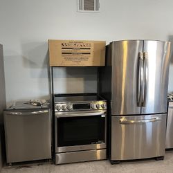 🍽️ Complete Kitchen Appliance Package – 33”Wide Refrigerator