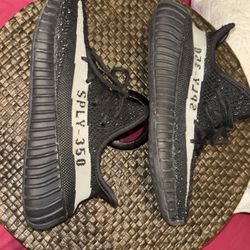 Yeezy Boost 350 V2 Oreos 