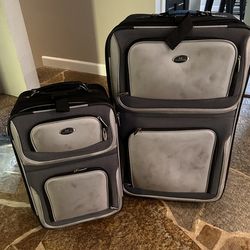 US Traveler 2 piece luggage
