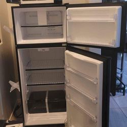 Refrigerator Freezer Microwave Combo