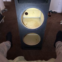 Dual 12 inch sealed subwoofer box