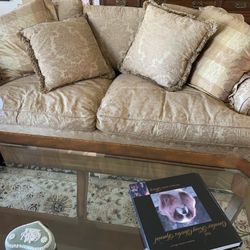 EJ Victor Couch