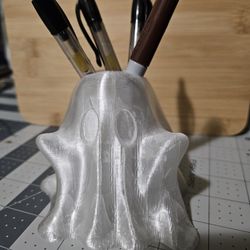 Ghost Pen Hold /planter 