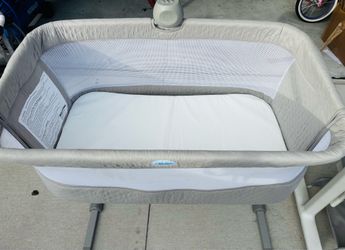 Newborn Baby Bundle – Bedside Bassinet + Graco Swing – Great Condition