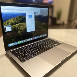 2020 Apple Macbook Pro 13” with Touch Bar i7-1TB
