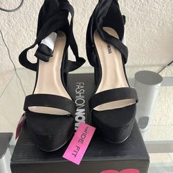 Black heels size 9 wm - $30