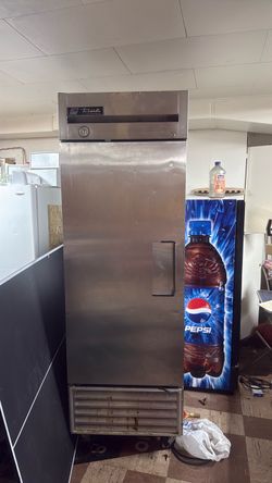 True commercial Freezer works fine