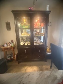 2curio cabinet